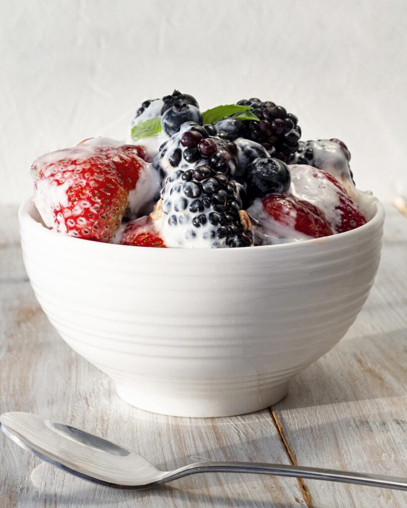 Healthy Snacking for Seniors: Easy and Nutritious Options 9 Greek Yogurt with Berries