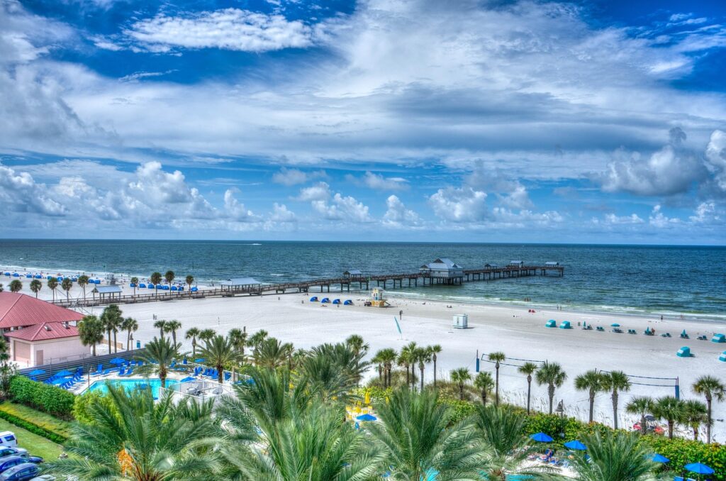 Top Florida Beach Towns for Seniors This Summer (2025 Edition) 6 Top Florida Beach Towns for Seniors This Summer