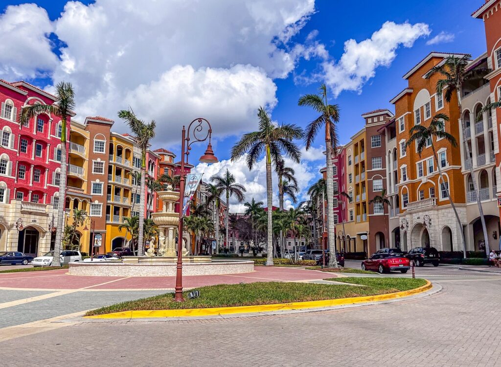 Top Florida Beach Towns for Seniors This Summer (2025 Edition) 4 Naples Florida
