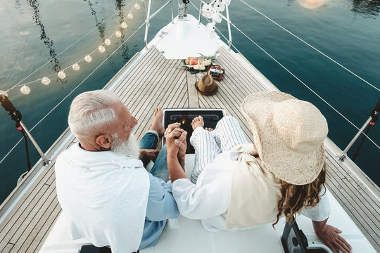 Caribbean Cruises for Seniors 8 360 F 329296354 WbhIpYj4P6kwlWdPf8hCKRQzXeskpEaB